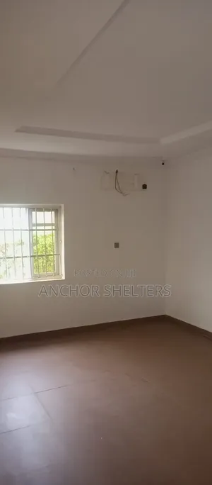 3-Bedroom Detached Bungalow in VON Garden, FHA for Sale