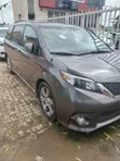 Toyota Sienna XLE FWD 8-Fadanci 2013 - 2