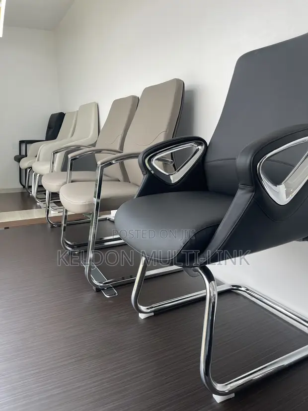 Boss Office Products Visitor's Chair - Black/Brown - 1