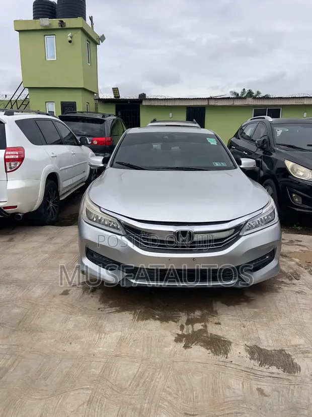 Honda Accord 2013 Silver - 1