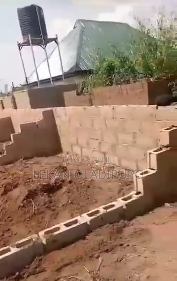 Rabin Rabin Filin Dadi da Ginin Gida don Siyarwa a Wasimi - 1