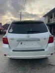 Toyota Highlander 2010 White - 3