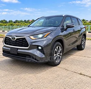 2022 Toyota Highlander XLE SUV