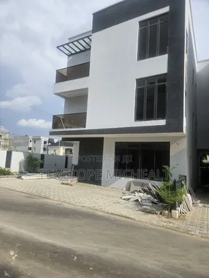 5-Bedroom Duplex for Sale in Mabushi District
