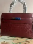 Bvlgari Mai Araha, Matsakaici, Ja, Hannun jaka mai layuka - 2