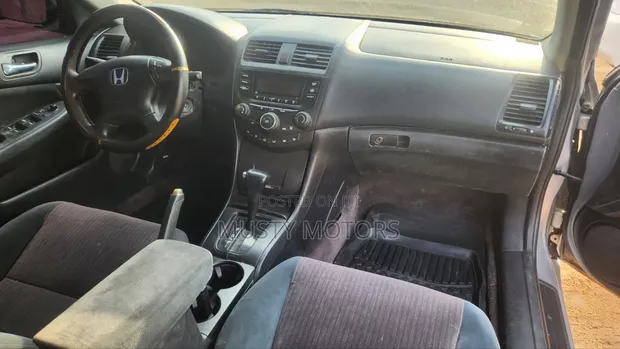 Honda Accord 2003 Silver - 1