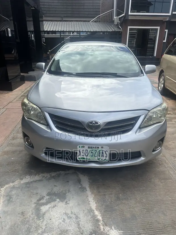 Toyota Corolla 2009 Gray - 1
