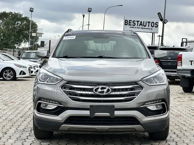 2017 Hyundai Santa Fe Silver - 1