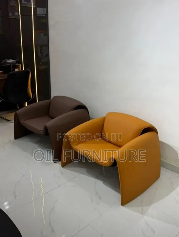 Modern Minimalist Leather Accent Chair - Luxury Single Armchair - 1