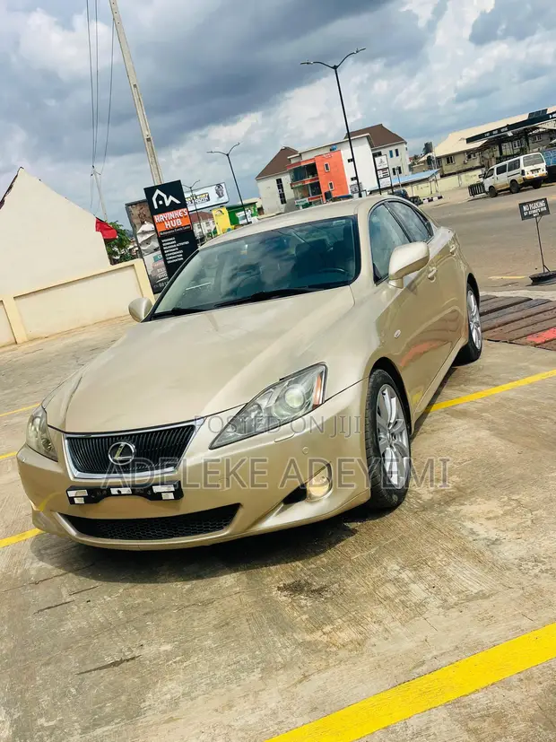 Lexus IS 250 2008 Gold - 1