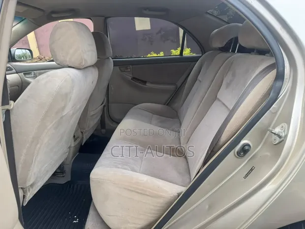 Toyota Corolla LE 2006 Gold - 1