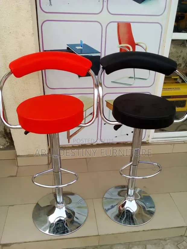 Luxury Bar Stool - Adjustable Height, Swivel - 1