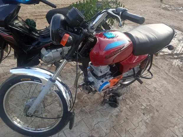 Bajaj Boxer 2015 Purple - 1