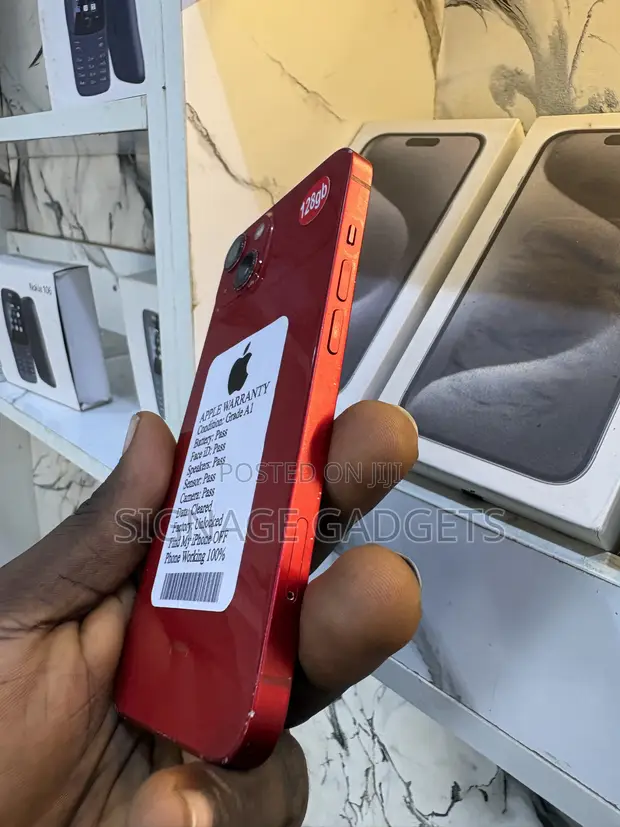 Apple iPhone 13 128GB Red - 1