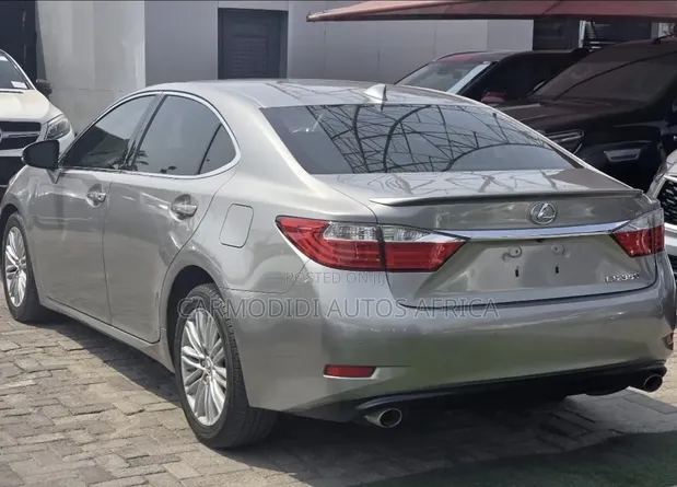 Lexus ES 2015 Gray - 1