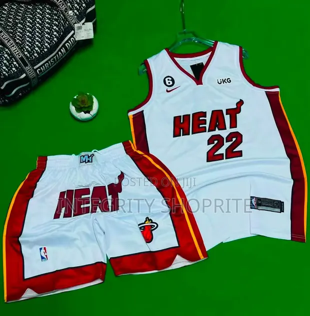 Miami Heat Basketball Jersey da Shorts - Lambar 22 - 1