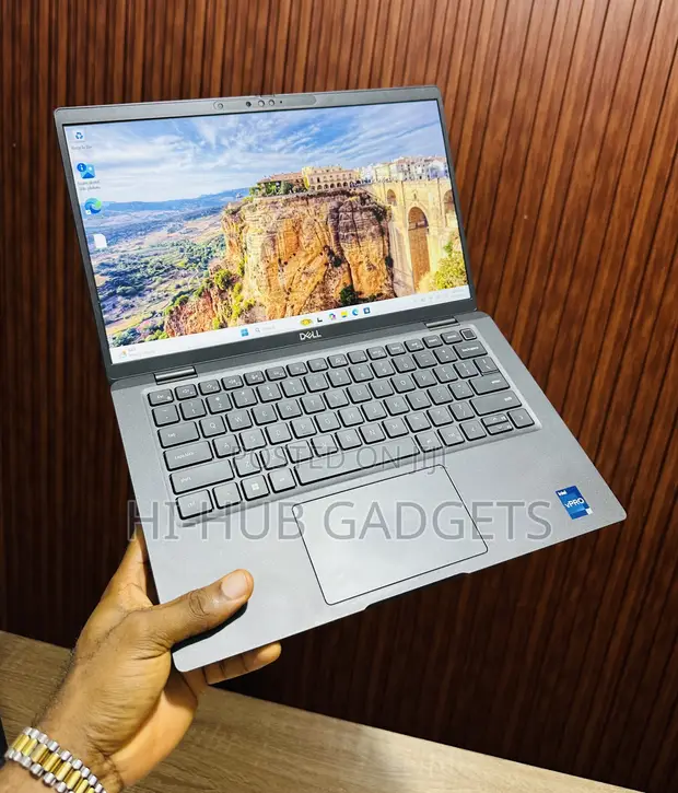 Dell Latitude 7430 Laptop: i7, 16GB RAM, 256GB SSD - 1