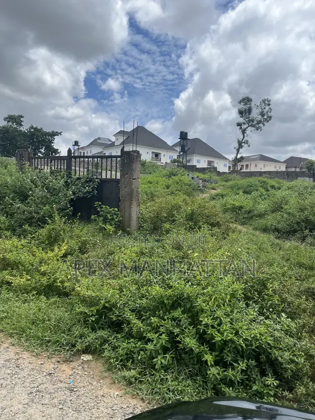 Filin Zama Mai Kyau a Wuye - 2200sqm - 1