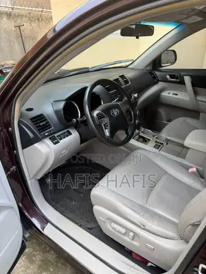 Toyota Highlander Limited SUV 2012