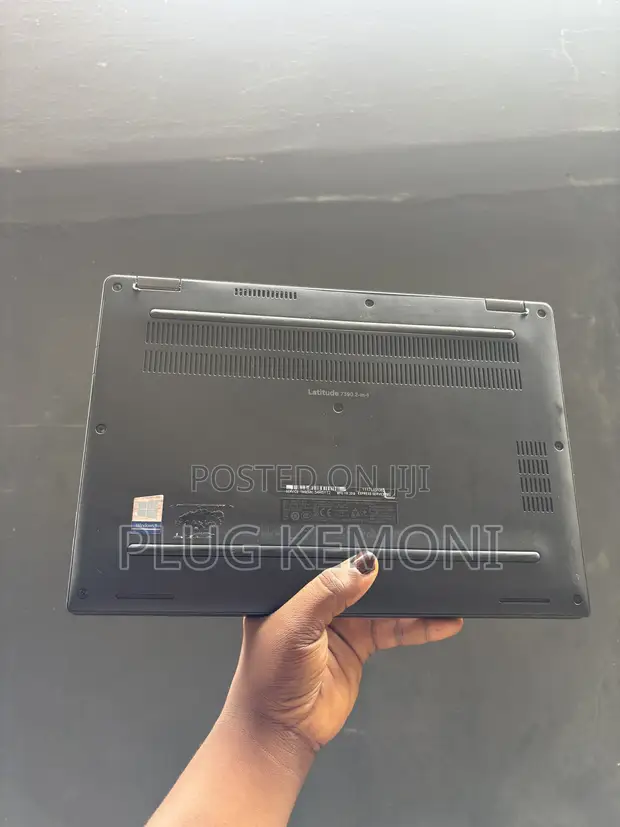 Dell Latitude 7390 2-in-1 Laptop - Core i7, 16GB RAM, 256GB SSD - 1