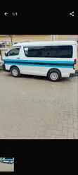Toyota HiAce Bus 2012 - 5
