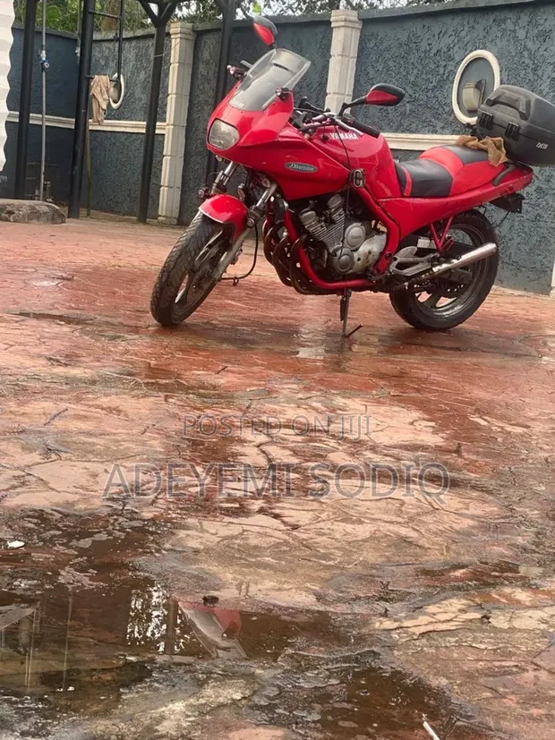 Yamaha Diversion 600 (2000) Red - 1