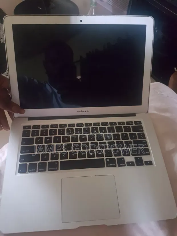 Apple MacBook Air 2010 8GB RAM, 128GB SSD - 1