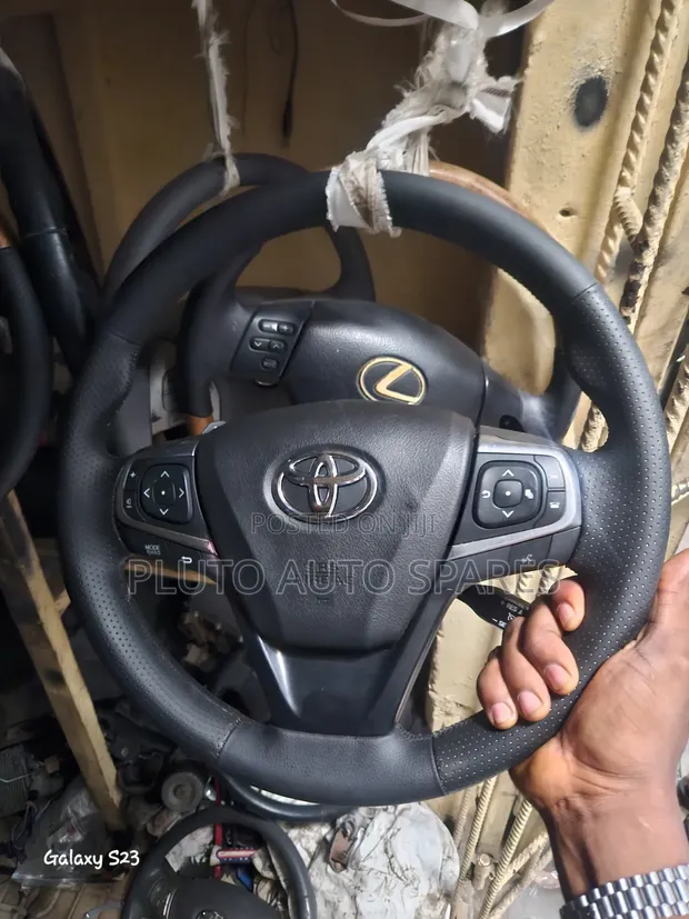 Kayan Kula da Motar Toyota Tokunbo (Steering Wheels) Masu Amfani - 1