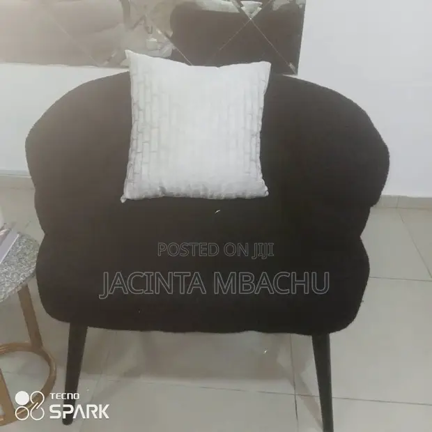 Stylish Modern 1-Seater Sofa - 1