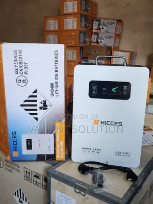 Hicces 1000W/2kWh Portable Solar Generator