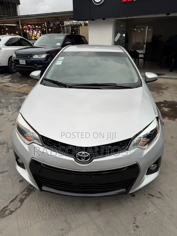 Toyota Corolla S Sedan 2015 - 1