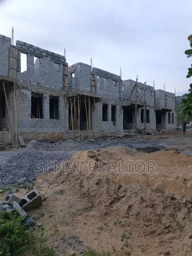 4 Bedroom Townhouse/Terrace in Niu Estate, Kubwa - 1