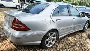 Mercedes-Benz C230 2007 Azurfa