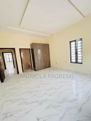 6-Bedroom Duplex a Sayarwa a Northern Forshore, Chevron