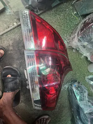 Tushen Fitilar Gaba na Toyota Venza 2015
