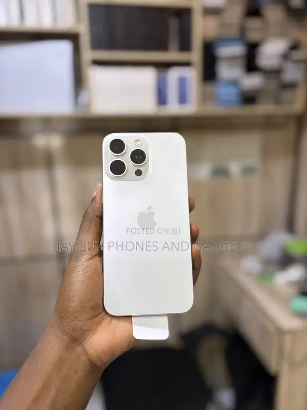 Apple iPhone 15 Pro Max 256GB White - 1