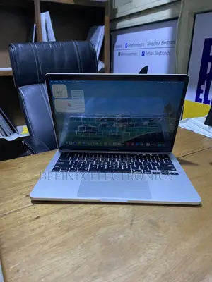Apple MacBook Pro 2020 13.3" Intel Core i7 32GB RAM 2TB SSD