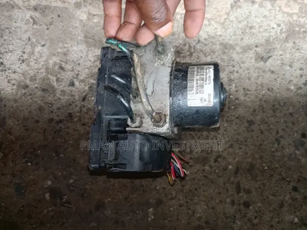 Volvo XC90 T5 2003 ABS Module - 1