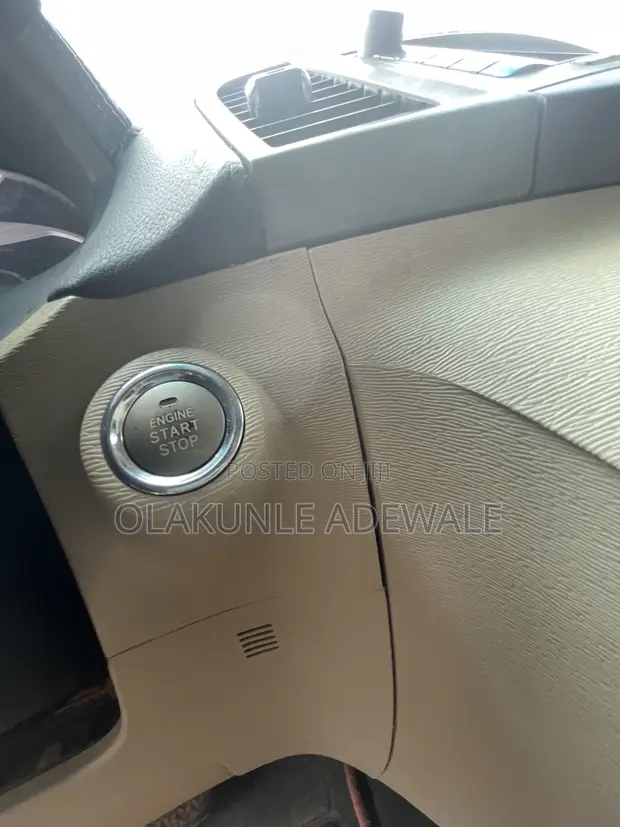 Toyota Venza V6 AWD 2010 Silver - 1