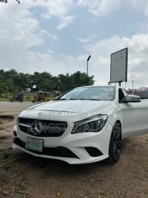 Mercedes-Benz CLA-Class CLA 250 4MATIC Sedan 2014 Fari