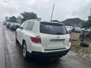 2013 Toyota Highlander Limited 3.5L 4WD Fari