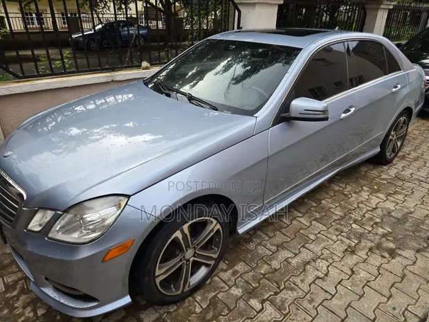 Mercedes-Benz E350 2012 Blue - 1