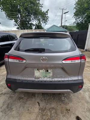 Toyota Corolla Cross LE 2025 Launin Fari
