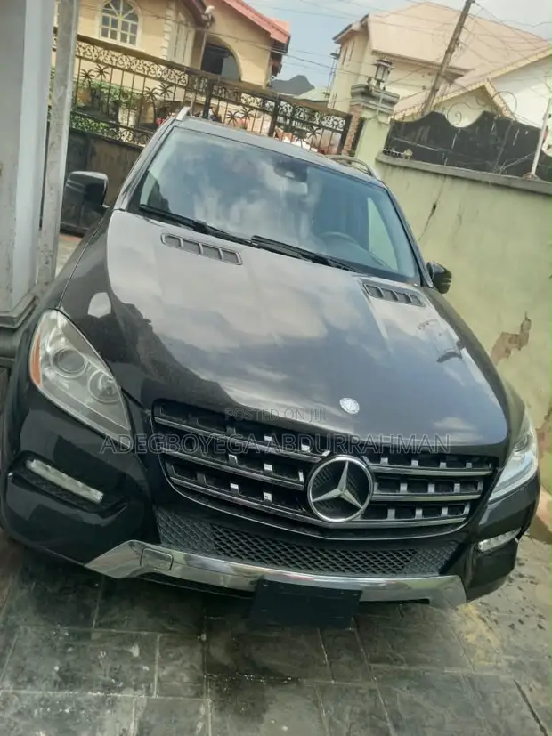 Mercedes-Benz ML350 2013 Black - 1