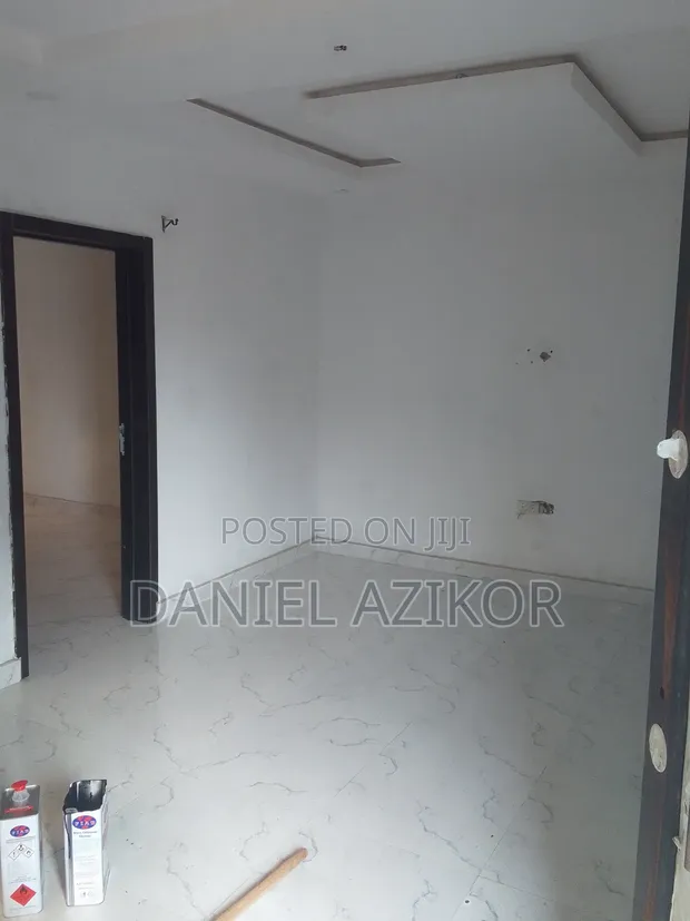 2 Bedroom Apartment don haya a Surulere - 1