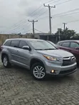 2016 Toyota Highlander LE V6 4x4 SUV - Silver - 4