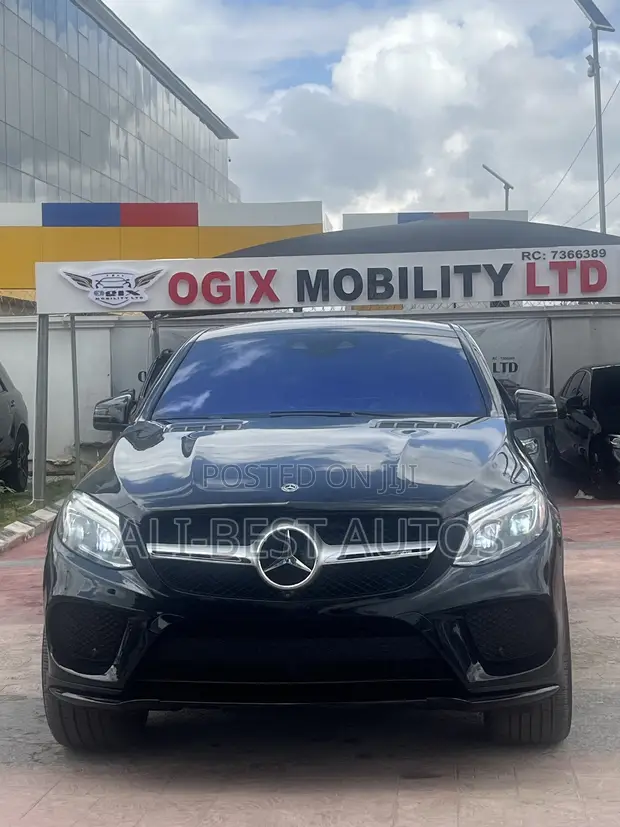 Mercedes-Benz GLE-Class 2017 Black - 1