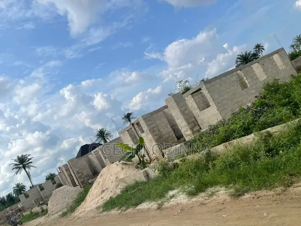 Gidan Zamani Mara Kammalawa 3 Bedroom Don Siyarwa a Igwuruta - 1