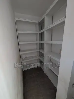 Gidan Zamani Mai Dakuna 3 da Aka Gyara a Sayarwa a Life Camp