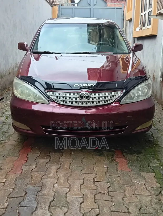 2005 Toyota Camry LE 2.4L Maroon Sedan - 1